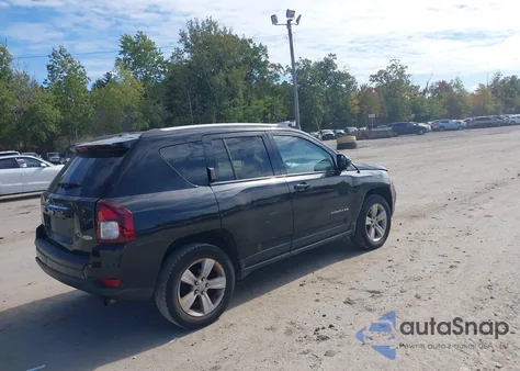 2016 Jeep Compass Latitude z USA, uszkodzony, nr VIN 1C4NJDEBXGD759116
